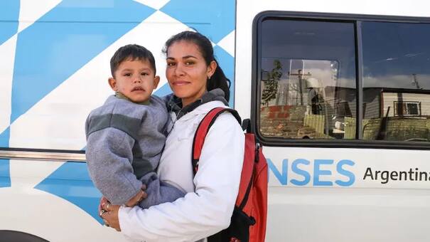 Libreta AUH: cuándo es el último plazo para presentarla y cobrar el complemento del 20%