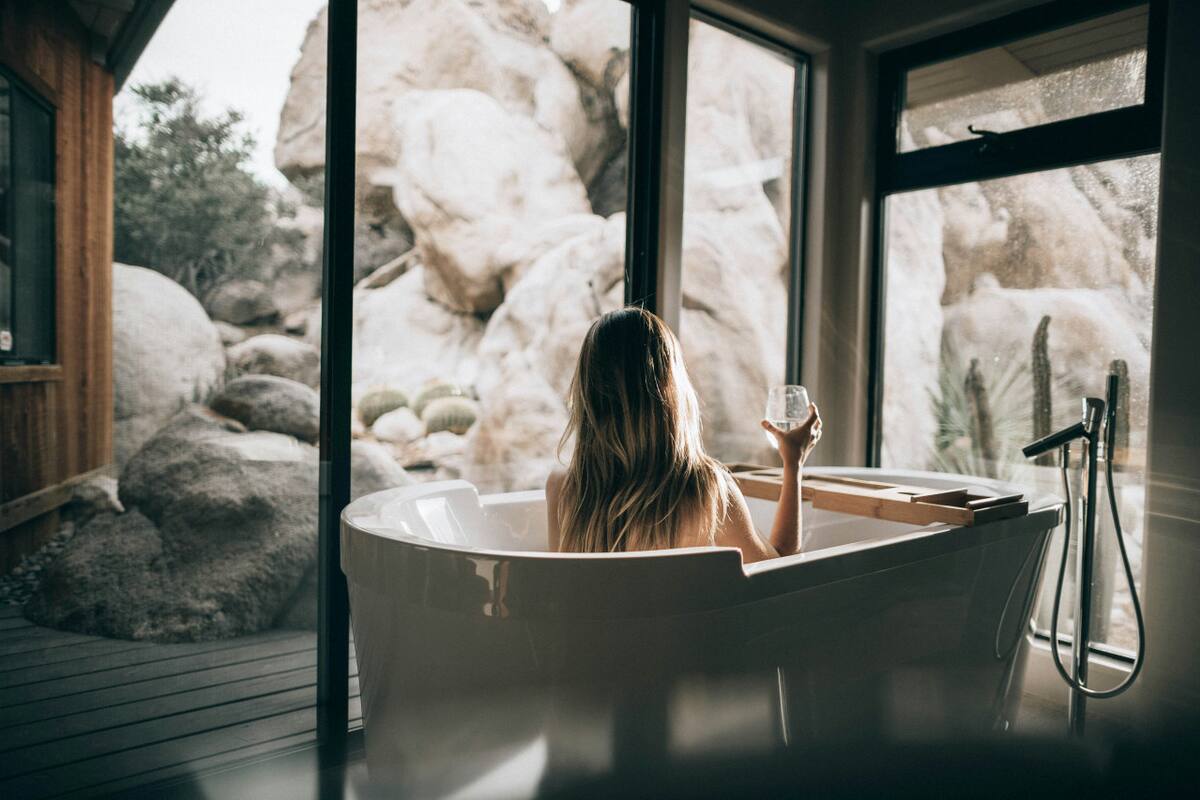 Baño de sales. Fuente: Unsplash