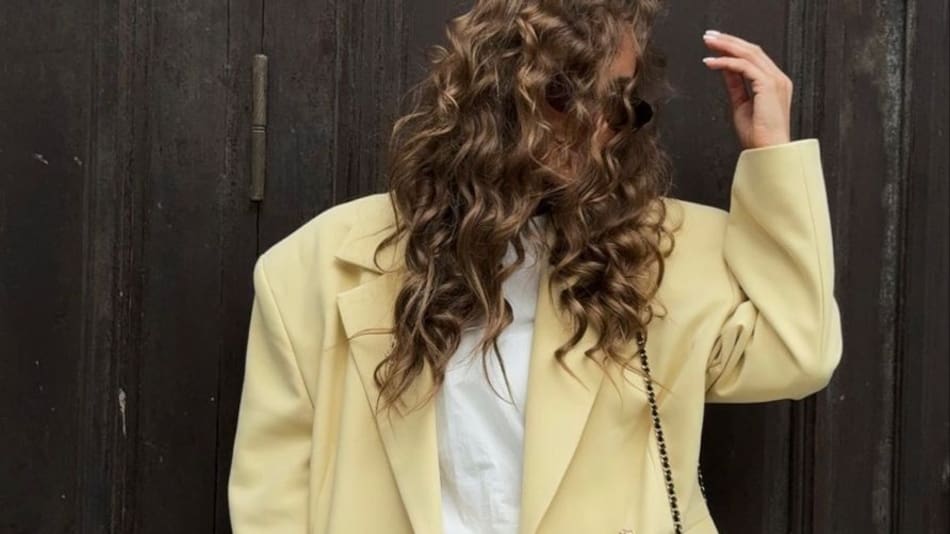 Moda, temporada primavera verano, butter yellow