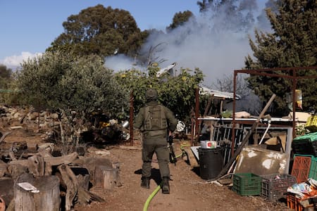 Ataque de Israel y Hezbollah en la fronera con el Líbano. Foto: Reuters