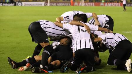 Festejo de Libertad de Paraguay ante Rosario Central en Copa Libertadores