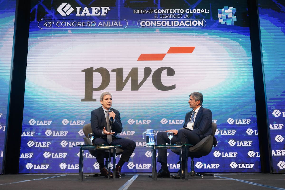 Luis Caputo en el 43° Congreso Anual de la IAEF.