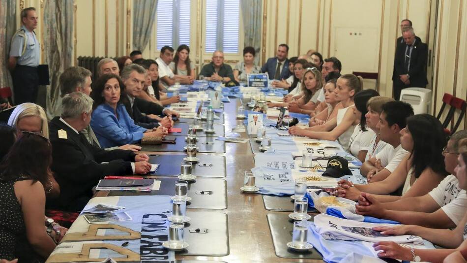 Macri con familiares de tripulantes del ARA San Juan