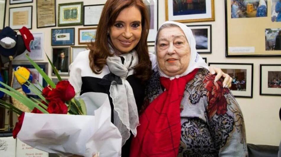 Hebe de Bonafini con Cristina Fernández de Kirchner. Foto: NA