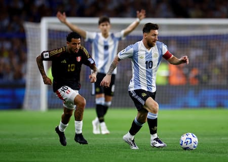 La Selección argentina recibe a Perú. Foto: Reuters.