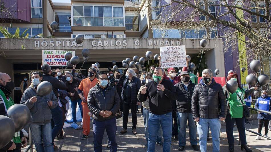 Protesta y homenaje en el Hospital Durand, coronavirus en Argentina, NA