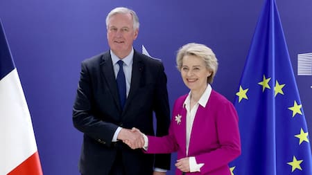 Michel Barnier y Ursula von der Leyen. Foto: Reuters.