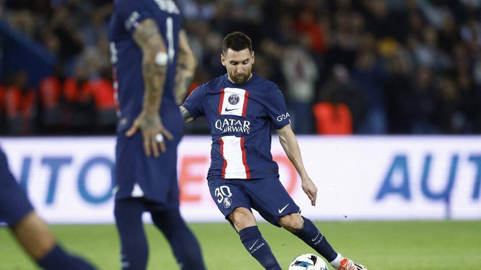 El golazo de tiro libre de Messi ante Nice. Foto: Reuters.