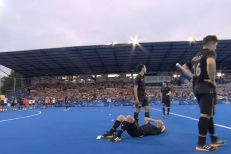 Gonzalo Peillat, inmóvil ante la derrota de su equipo. Foto: redes sociales.