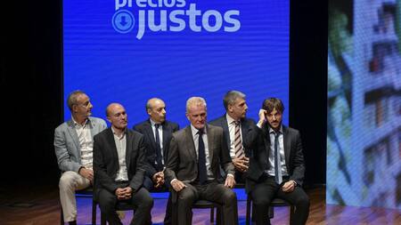 Empresarios en el anuncio de Precios Justos. Foto: NA.