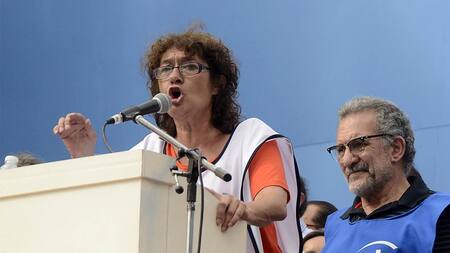 Marcha docente en Plaza de Mayo (DYN)