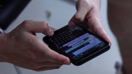 Distintos modelos de celular no soportarán WhatsApp desde enero de 2024. Foto: Unsplash.