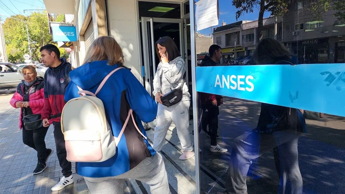 Vuelven dos importantes planes sociales en mayo 2026: cuánto pagan y cómo acceder