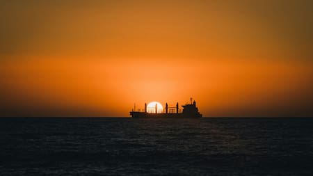 Buque de guerra en Viña del Mar, Chile. Foto: Unsplash.