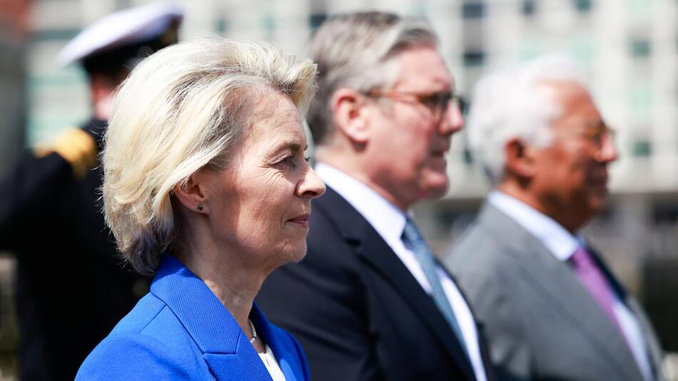 El presidente del Consejo Europeo, Antonio Costa, el primer ministro británico, Keir Starmer, y la presidenta de la Comisión Europea, Ursula von der Leyen. EFE