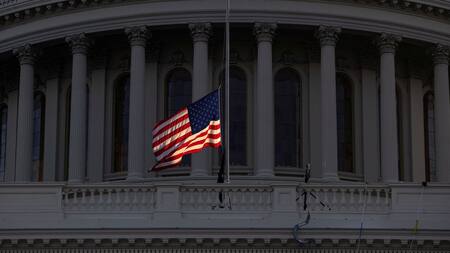 Sin acuerdo entre republicanos y demócratas en el Congreso: se activó el cierre parcial del Gobierno de Estados Unidos