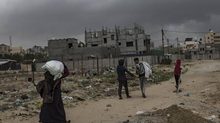 Refugiados palestinos en el campo de Khan Younis, Gaza. Foto: EFE.