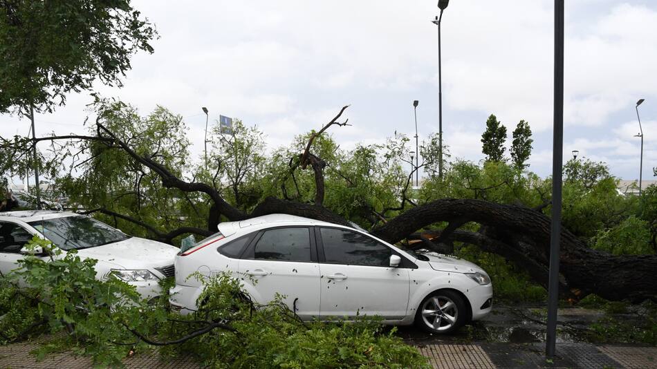Consecuencias del temporal en Aeroparque. Foto: Télam