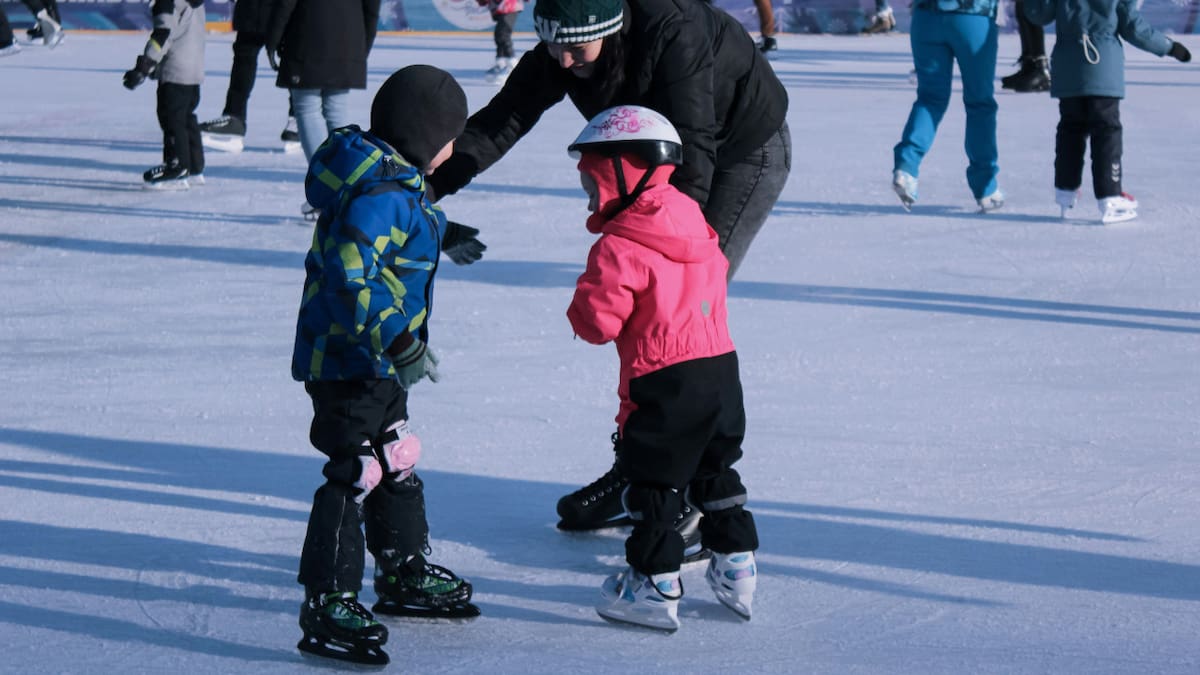 Patinaje sobre hielo. Foto: Unsplash.