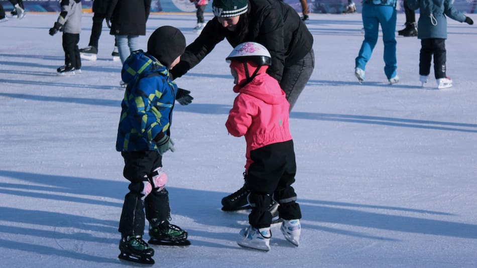 Patinaje sobre hielo. Foto: Unsplash.