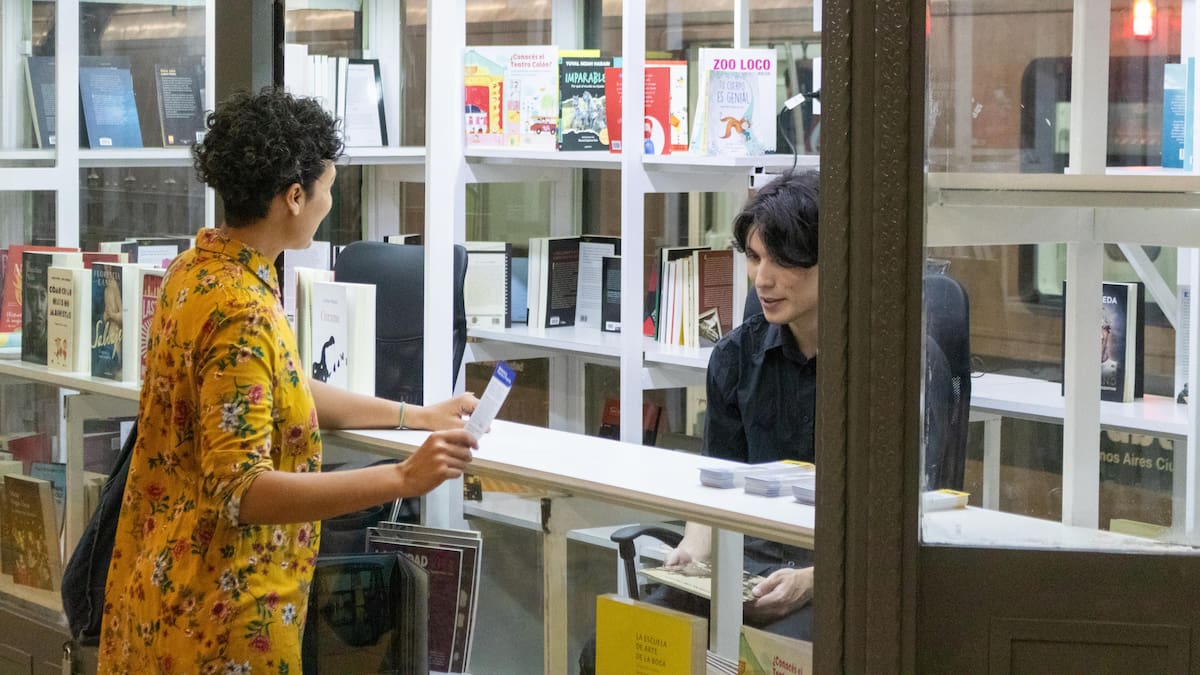 Abrió la primera biblioteca pública subterránea en Argentina en la Línea A del Subte: cómo funciona