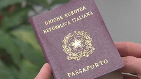 Pasaporte italiano.
