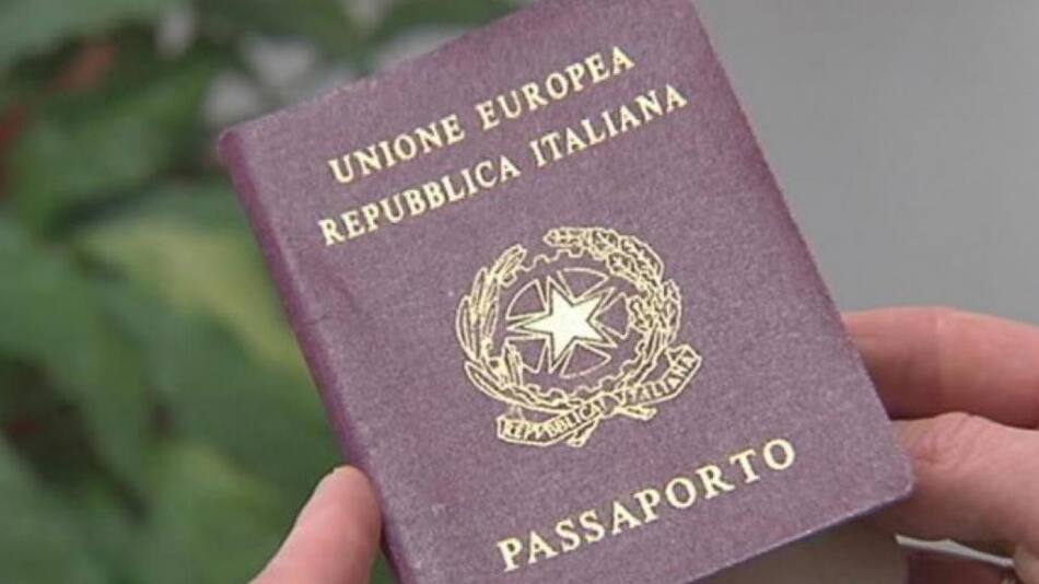 Pasaporte italiano.