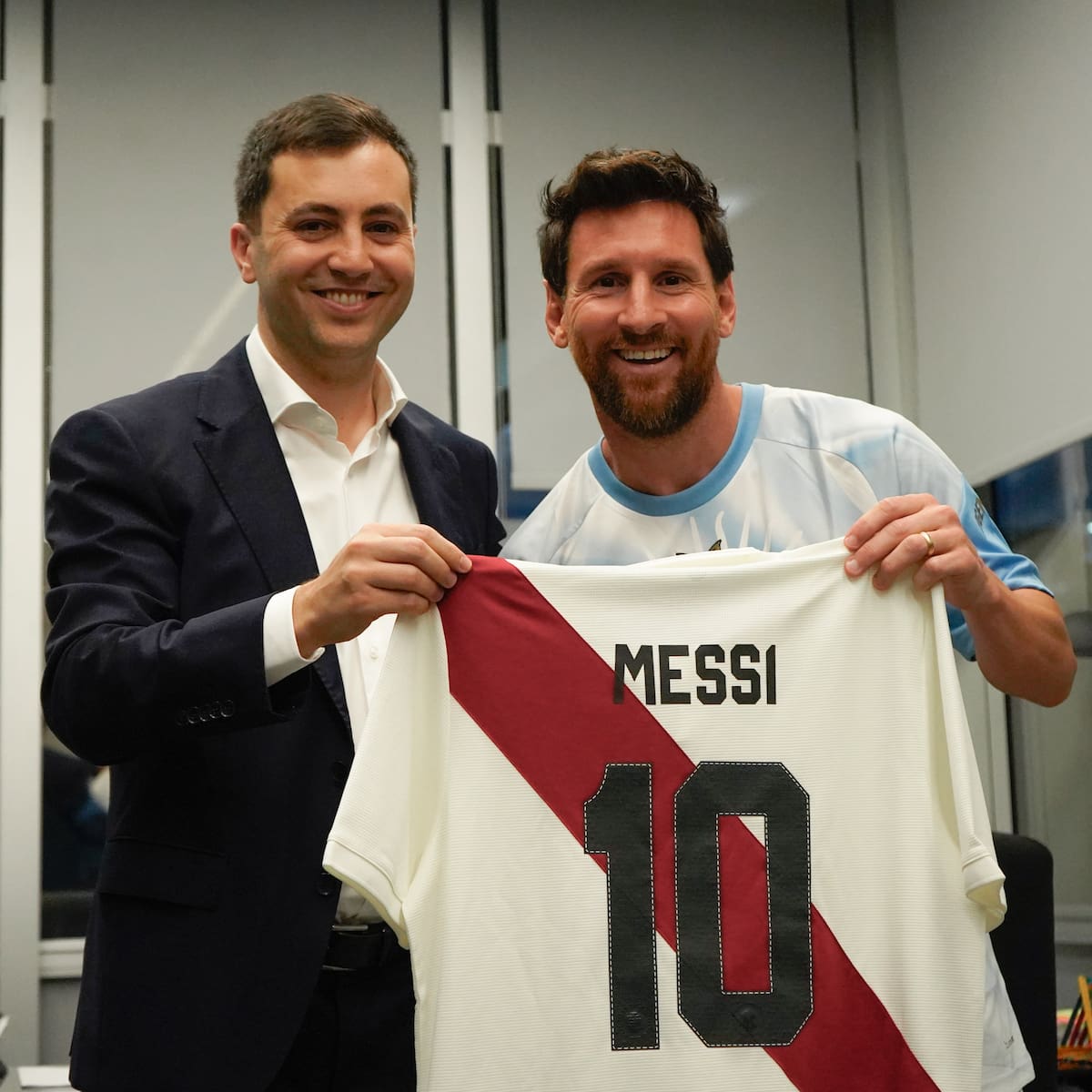 Regalos de River a Lionel Messi.