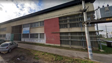 Conmoción en una escuela por un alumno que llevó un arma. Foto: Google Maps.