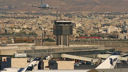 Irán suspende todos sus vuelos por temor a represalias de Israel. Foto: Iran Traveling Center.