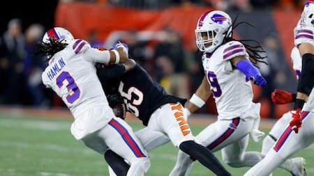 Un jugador de fútbol americano se desplomó en pleno partido y está grave. Foto: NA.