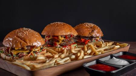 Ultraprocesados, comida chatarra, hamburguesa. Foto Unsplash.