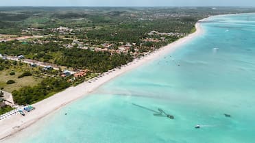 Un “Caribe brasileño” con aguas turquesas: dónde queda y por qué es uno de los destinos más elegidos por los argentinos