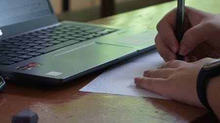 La forma correcta de reírse por escrito.