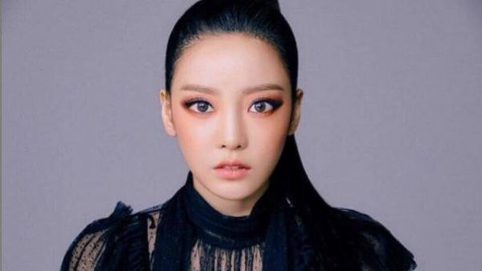 Goo Hara, cantante