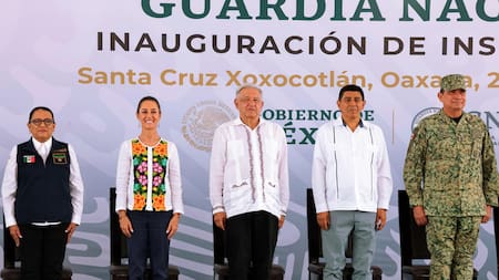 López Obrador y Sheinbaum inauguraron un cuartel de la Guardia Nacional (GN). Foto: EFE