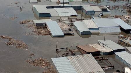 Inundaciones tras ruptura de presa en Nueva Kajovka, Ucrania. Foto: Twitter