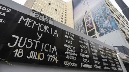 Acto por el 27 aniversario del atentado a la AMIA