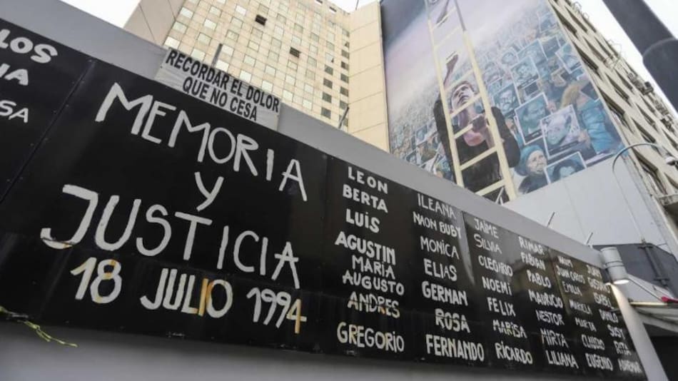 Acto por el 27 aniversario del atentado a la AMIA