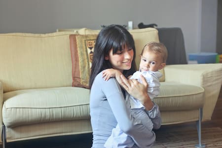 Niñera. Fuente: Pexels.