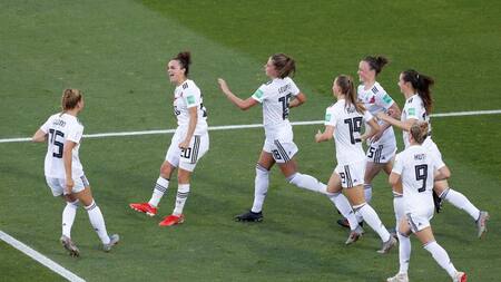 Mundial de fútbol femenino Francia 2019 - Sudáfrica vs. Alemania - Deportes - Reuters