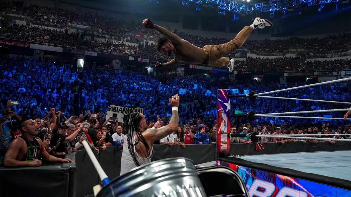 Bad Bunny puso su cuerpo al límite en su experiencia en lucha libre.