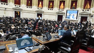 EN VIVO | En medio de un clima de tensión, juran los 127 diputados ante la presencia de Javier Milei