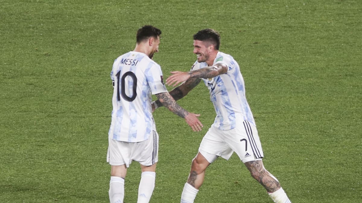 Lionel Messi y Rodrigo De Paul. Foto: NA.