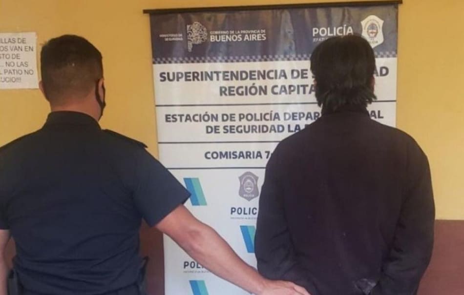 Un hombre mantuvo cautivas por tres años a una mujer y a su hija: se habían conocido por Facebook