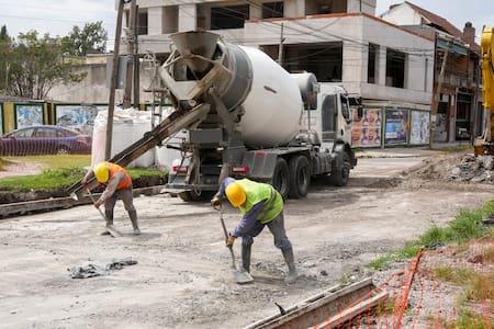 Andrés Watson supervisó obras de repavimentación en Florencio Varela.