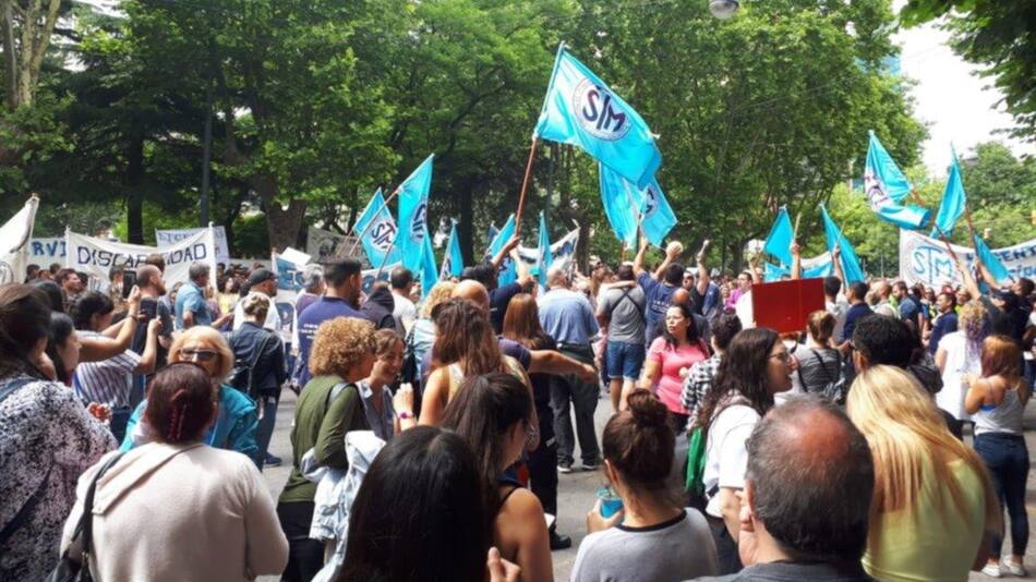Conflicto municipales vs Arroyo