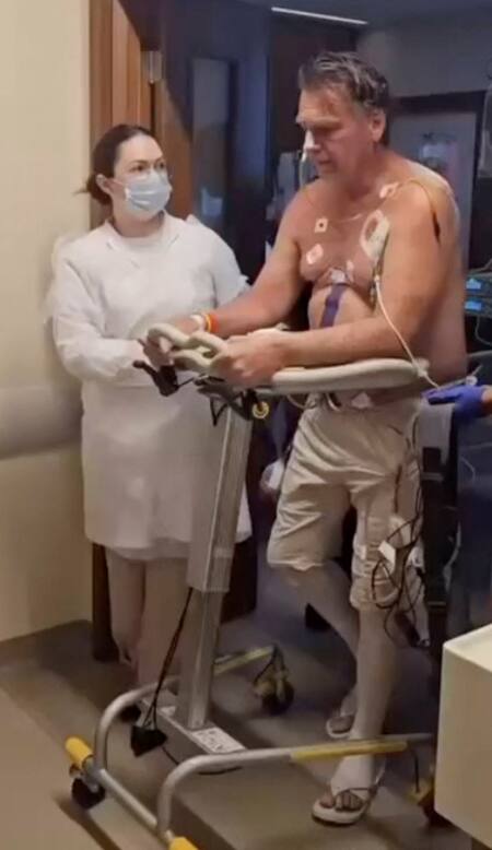 Jair Bolsonaro busca recuperarse tras la operación. Foto: Reuters.