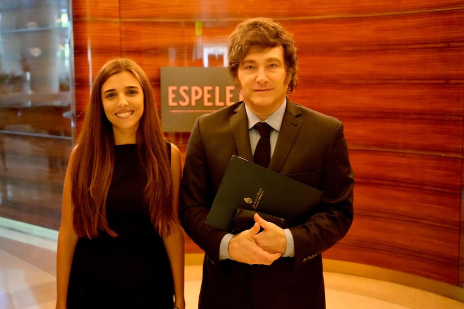 Javier Milei con la astronauta salteña, Ing. Noel de Castro.