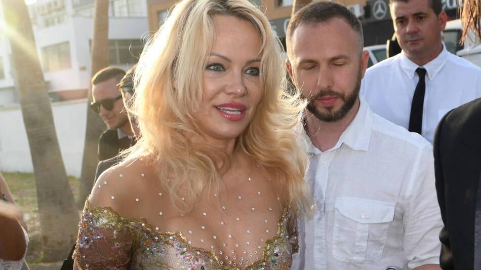 Pamela Anderson - Marbella - Costa del Sol - Gtres